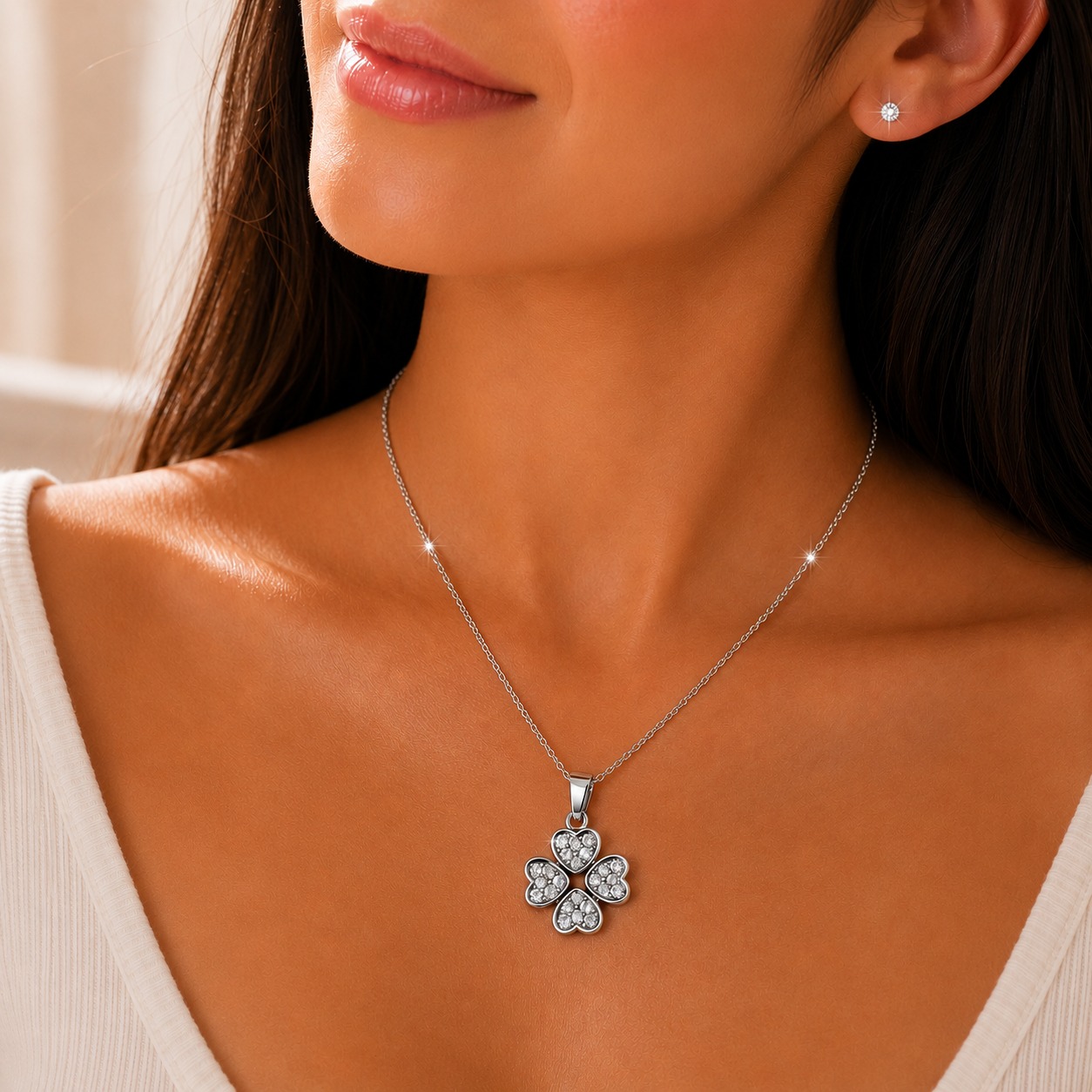 SET DE ARETE MÁS CADENA CON DIJE DE FLOR 